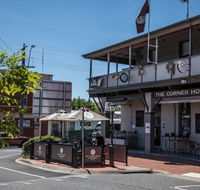 The Corner Hotel Alexandra - Inverell Accommodation