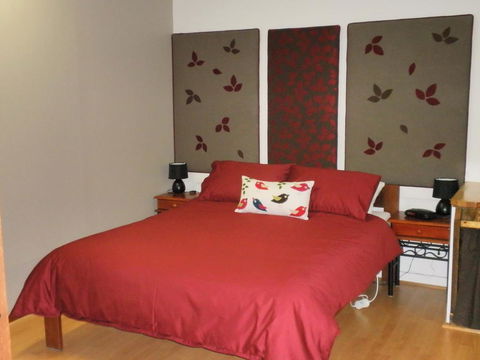 The Cosy Cottage - Inverell Accommodation 3