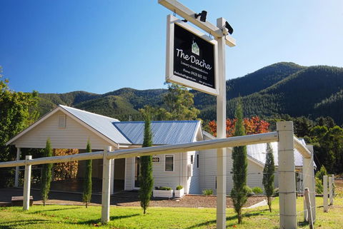 The Dacha - Inverell Accommodation 0