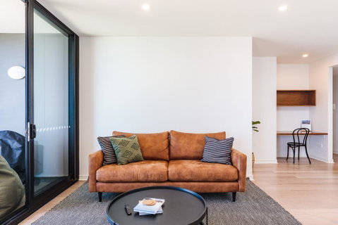 The Edge - Luxurious Waterfront Apartment - Inverell Accommodation 1