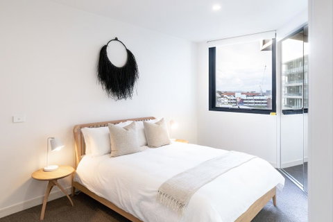 The Edge - Luxurious Waterfront Apartment - Inverell Accommodation 3