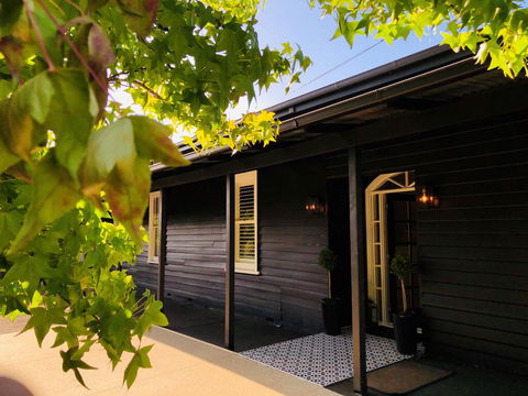 The Dudley Boutique Hotel - Inverell Accommodation 1
