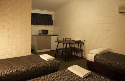 The Plains Motor Inn - Inverell Accommodation 3