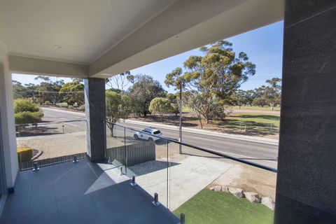 The Races Complex - Inverell Accommodation 2