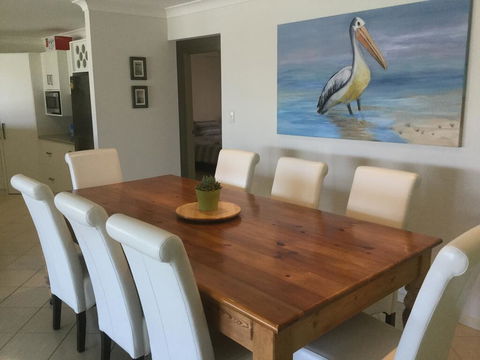 The Red Door - Inverell Accommodation 2