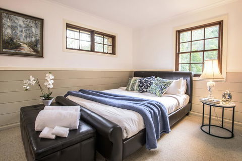The Stone On The Hill - 3 Bedroom House - Inverell Accommodation 3