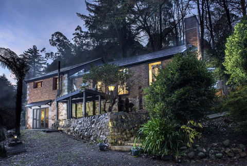 The Stone On The Hill - 3 Bedroom House - Inverell Accommodation 0