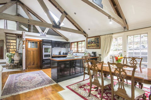 The Stone On The Hill - 3 Bedroom House - Inverell Accommodation 2