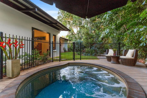 The Tropical Sanctuary - Inverell Accommodation 0