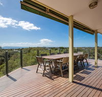 The Views Entertainers' deck and bay views - Inverell Accommodation