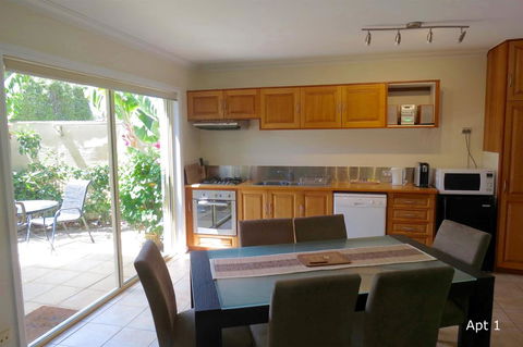 The Wave Oasis SC B&B - Inverell Accommodation 1