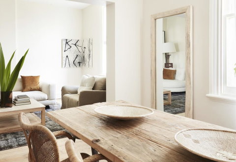 Three Rooms Sydney - Inverell Accommodation 2