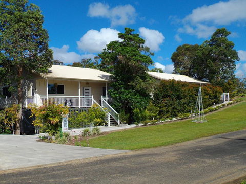 Tinaroo Sunset Retreat - Inverell Accommodation 0