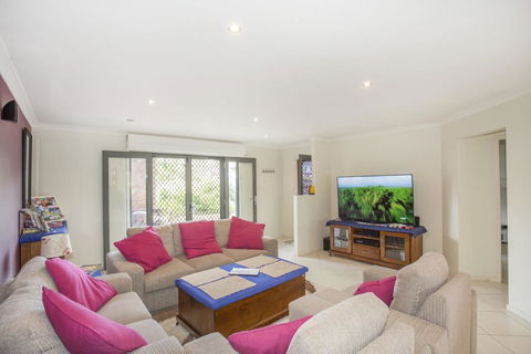 Torquay Drive 22 - Inverell Accommodation 1