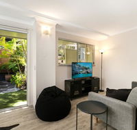 Tropical Townhouse With Two Courtyards and Pool - Inverell Accommodation