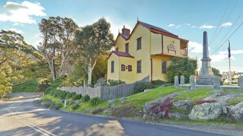 Two Story Bed And Breakfast - Inverell Accommodation 0