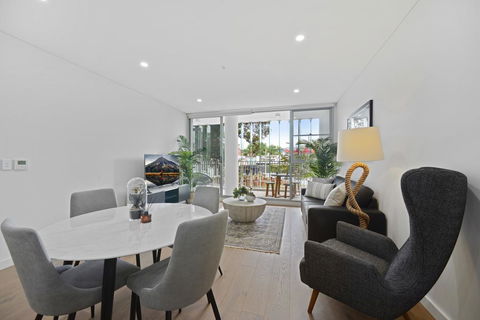 Ultra Modern, Luxurious Apartment In Tranquil Sydney - Inverell Accommodation 1