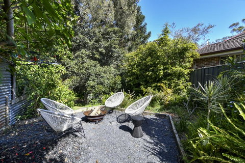UMINA BEACH KOKOMO- Walk To The Beach, FAMILY And PET FRIENDLY Set Of 3 Vintage Original Holiday Flats & Vintage Caravan And Bat - Inverell Accommodation 3