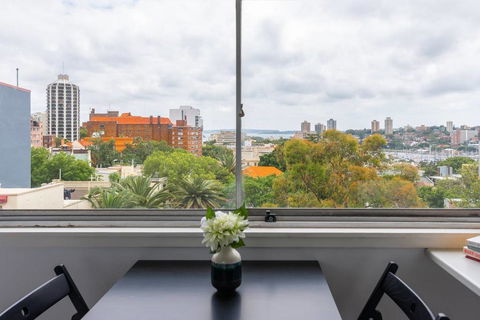 Views To Die For// Studio Rushcutters Bay // Free Parking - Inverell Accommodation 2