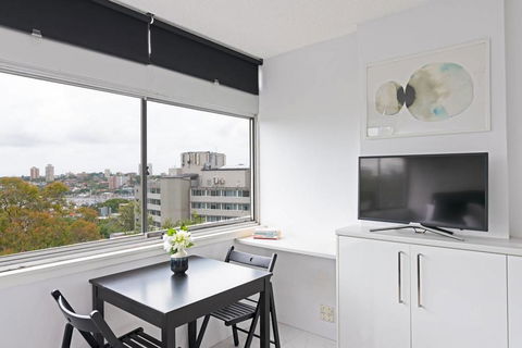 Views To Die For// Studio Rushcutters Bay // Free Parking - Inverell Accommodation 3