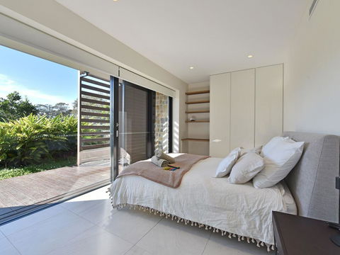 Villa Catania Waterside At Trinity Point - Inverell Accommodation 1