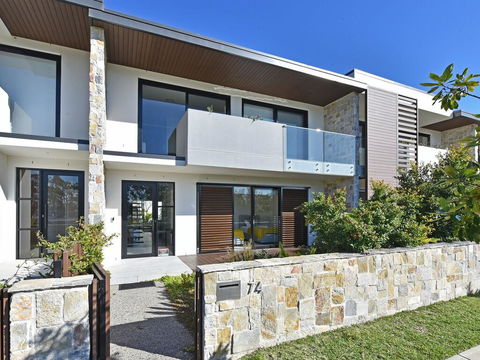 Villa Positano Waterside At Trinity Point - Inverell Accommodation 0