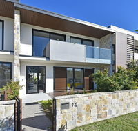Villa Positano Waterside at Trinity Point - Inverell Accommodation