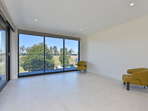 Villa Sorrento Waterside At Trinity Point - Inverell Accommodation 3