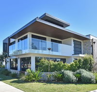 Villa Sorrento Waterside at Trinity Point - Inverell Accommodation