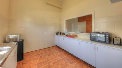 Village Stays Coldstream Gallery Apartment - Inverell Accommodation 2