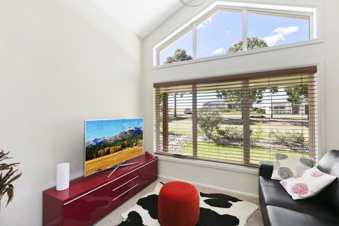 Vino E Golf - Inverell Accommodation 2