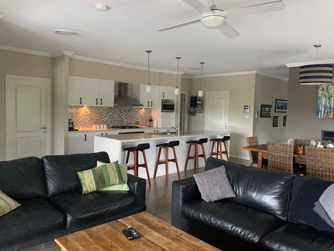 Vintage On The 8th - Inverell Accommodation 2