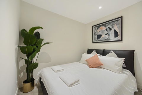 Walking To Darling Harbour, ICC,QVB, Shopping Mall - Inverell Accommodation 1