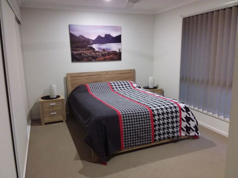 Waratah And Wattle Apartments - Inverell Accommodation 2