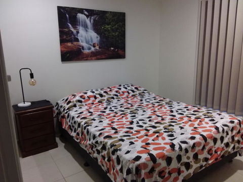 Waratah And Wattle Apartments - Inverell Accommodation 3