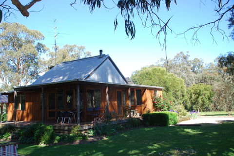 Bluegum Ridge Cottages - Inverell Accommodation 0