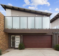 Central to Cowes - Inverell Accommodation