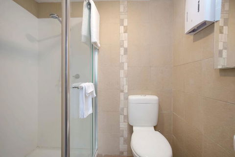 Plummers Mill - Central Townhouse - Inverell Accommodation 9