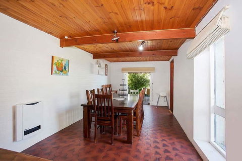 Plummers Mill - Central Townhouse - Inverell Accommodation 4