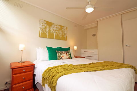 Colour Pop Fitzroy - 3 Bedroom Pet Friendly - Inverell Accommodation 14