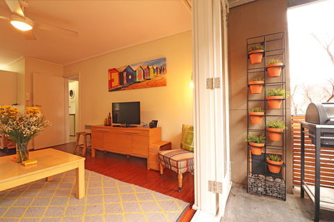Colour Pop Fitzroy - 3 Bedroom Pet Friendly - Inverell Accommodation 9