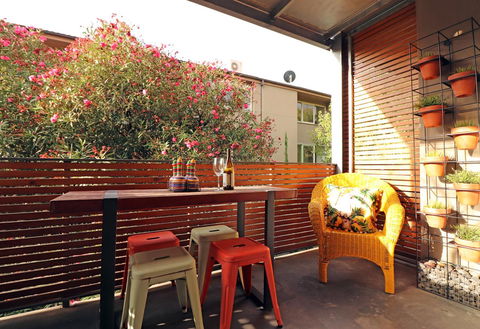 Colour Pop Fitzroy - 3 Bedroom Pet Friendly - Inverell Accommodation 6