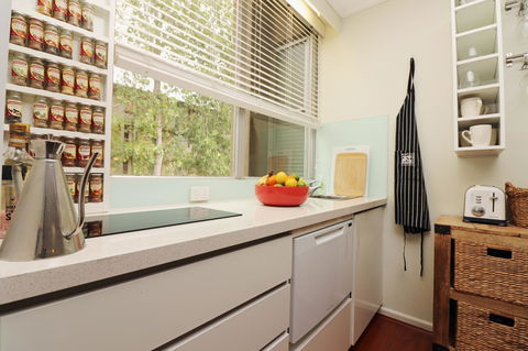 Colour Pop Fitzroy - 3 Bedroom Pet Friendly - Inverell Accommodation 5