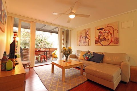 Colour Pop Fitzroy - 3 Bedroom Pet Friendly - Inverell Accommodation 2