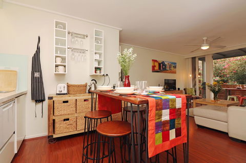 Colour Pop Fitzroy - 3 Bedroom Pet Friendly - Inverell Accommodation 0