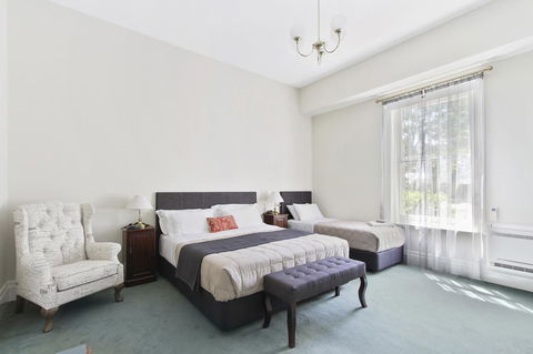 The Riversleigh - Inverell Accommodation 8