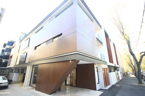 RNR Serviced Apartments North Melbourne - Inverell Accommodation 6