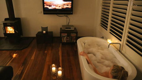 Chestnut Daylesford - Inverell Accommodation 6