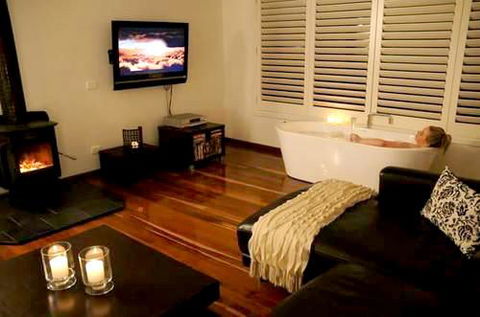 Chestnut Daylesford - Inverell Accommodation 5