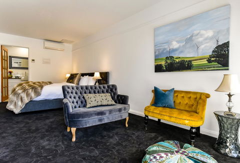 Daylesford Art Motel - Inverell Accommodation 7